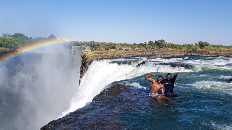 devil pool and high tea